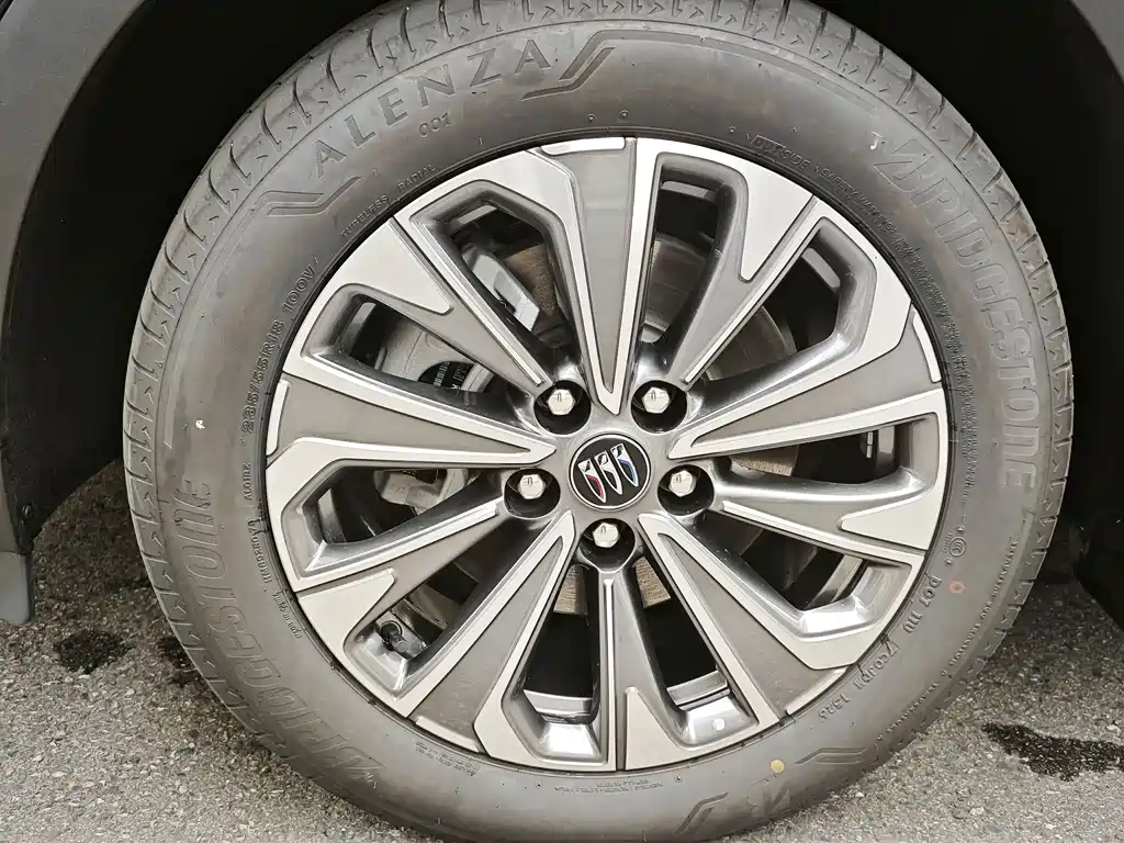 Buick Envision Plus — фото 5