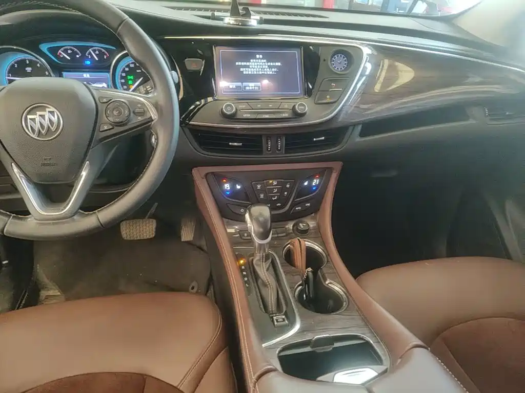 Buick Envision Plus — фото 13