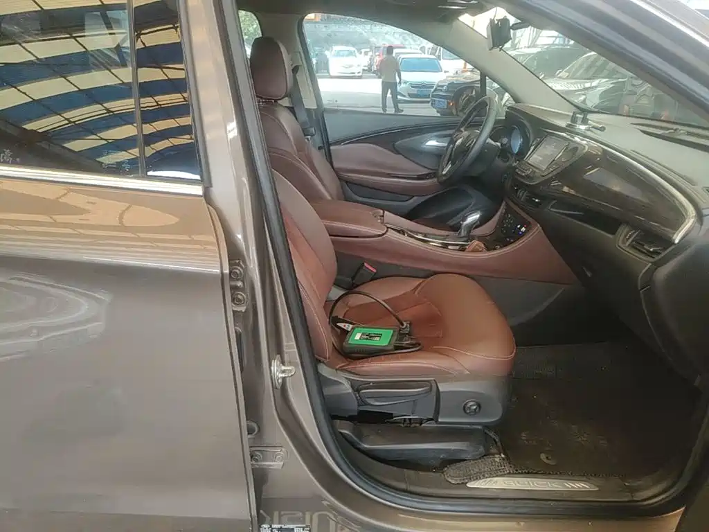 Buick Envision Plus — фото 25