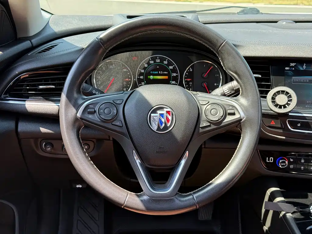 Buick Regal — фото 10