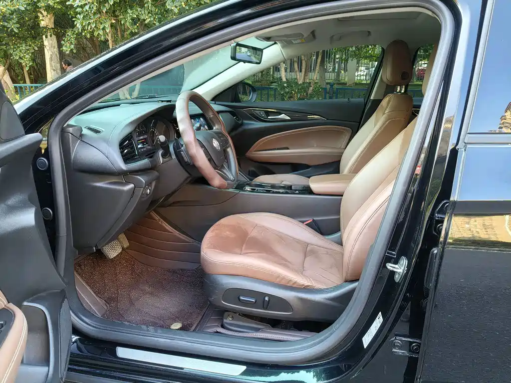 Buick Regal — фото 9