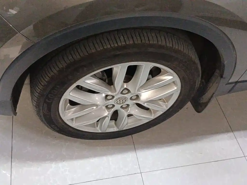 Buick Envision Plus — фото 23