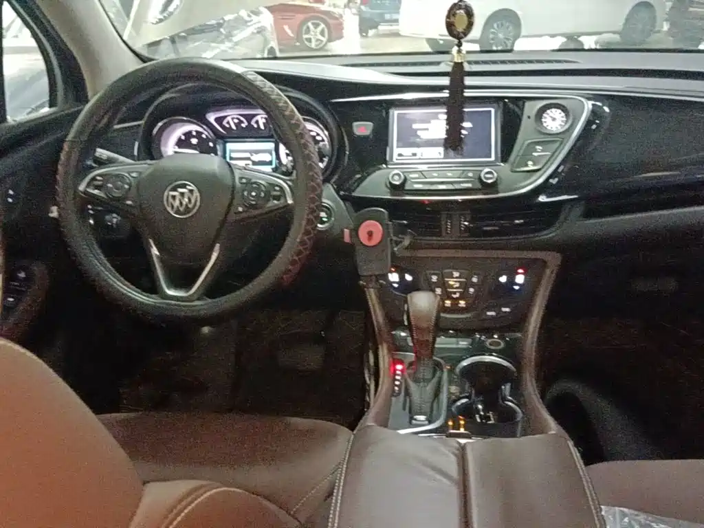 Buick Envision Plus — фото 10