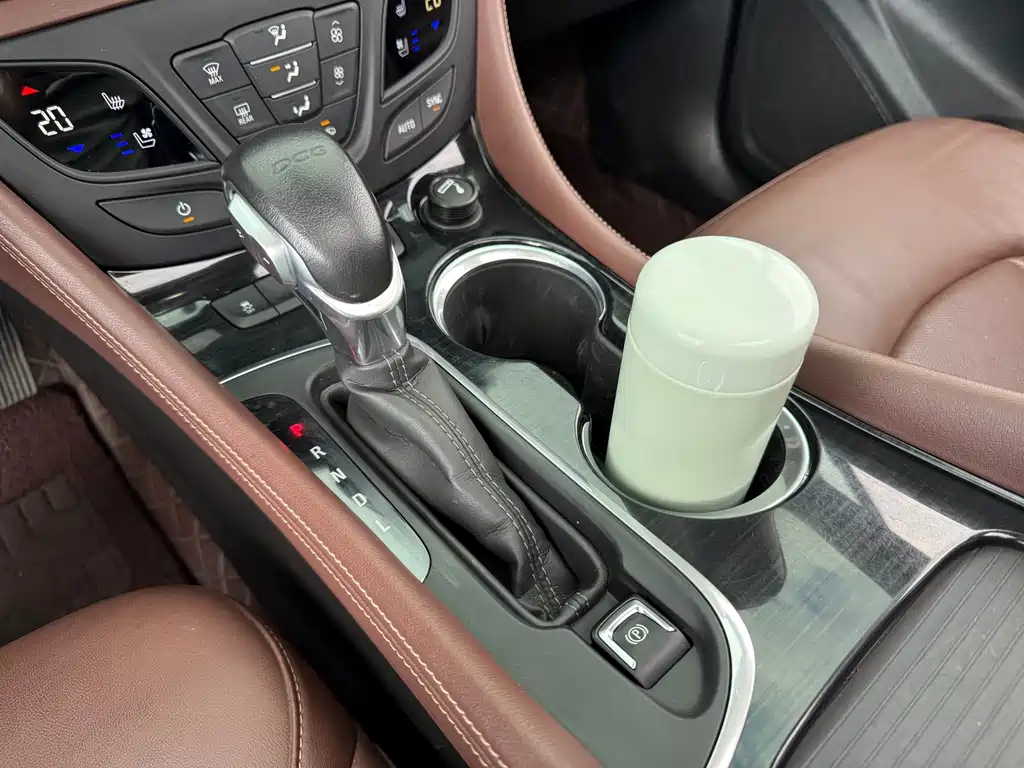 Buick Envision Plus — фото 17