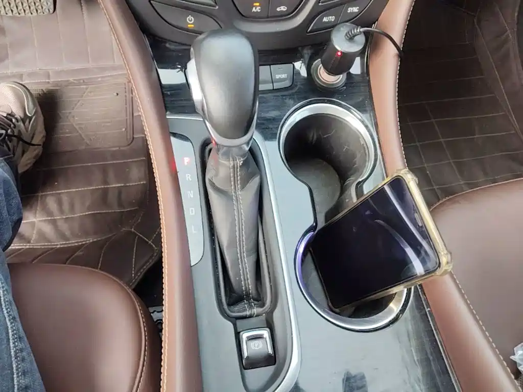 Buick Envision Plus — фото 19