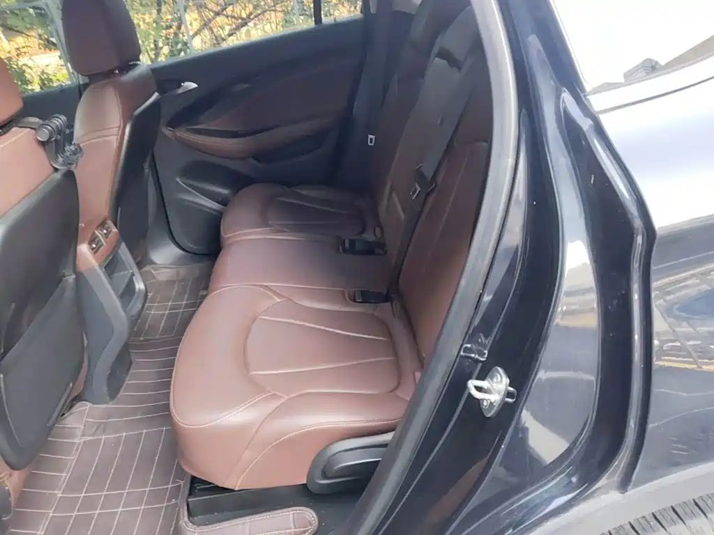 Buick Envision Plus — фото 22