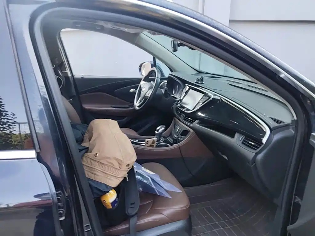 Buick Envision Plus — фото 9