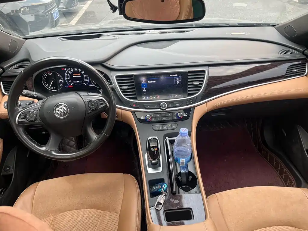 Buick LaCrosse — фото 10