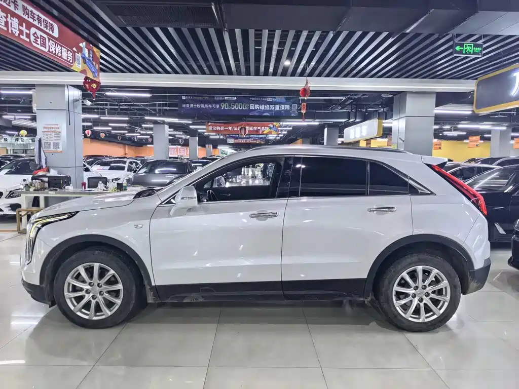 Cadillac XT4 — фото 3