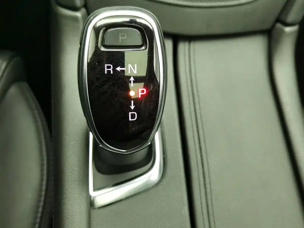 Cadillac XT5 — фото 13