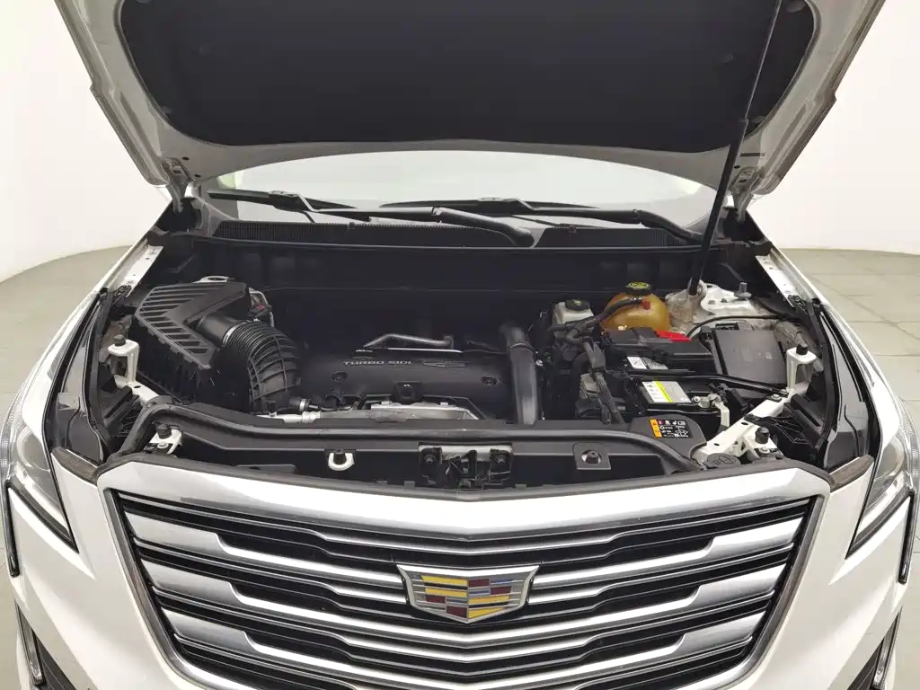 Cadillac XT5 — фото 6