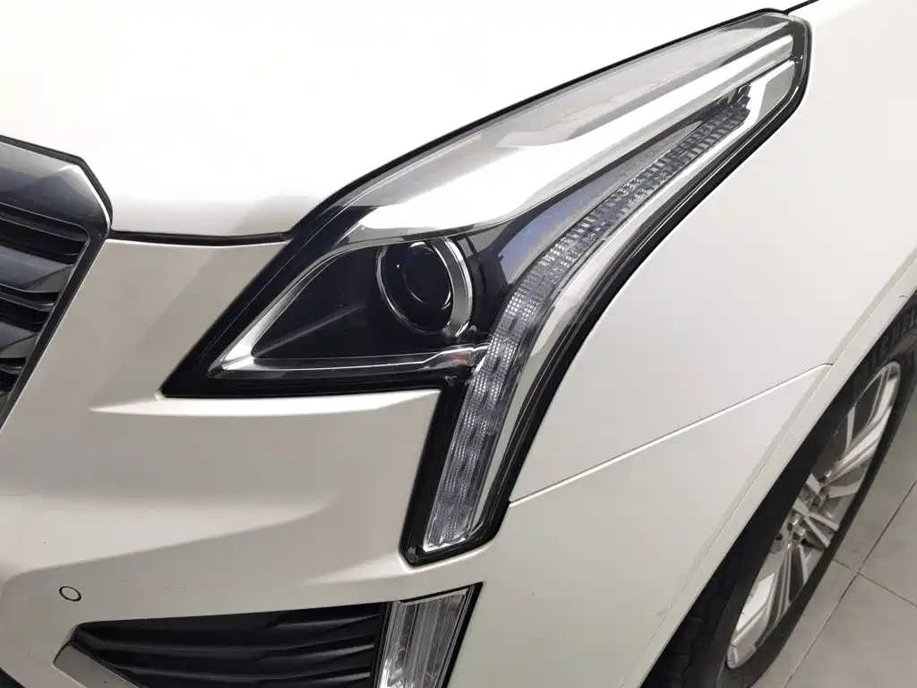 Cadillac XT5 — фото 7