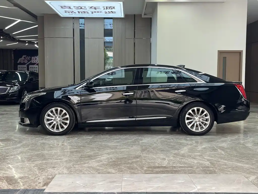 Cadillac XTS — фото 4