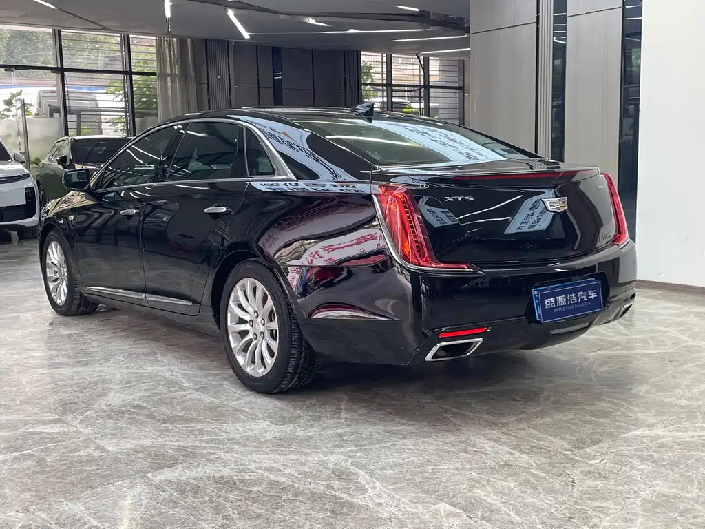Cadillac XTS — фото 5
