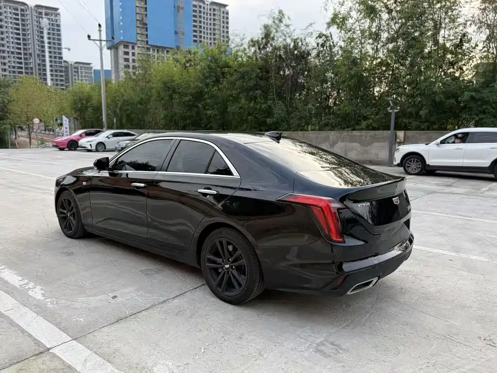 Cadillac CT4 — фото 13