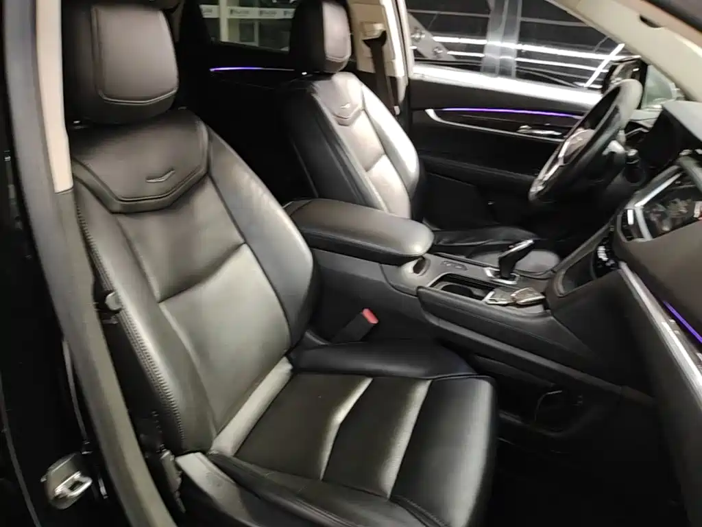 Cadillac XT5 — фото 25