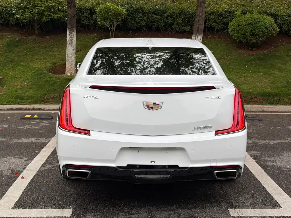 Cadillac XTS — фото 20