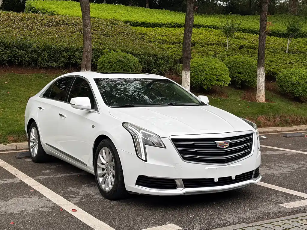Cadillac XTS — фото 3