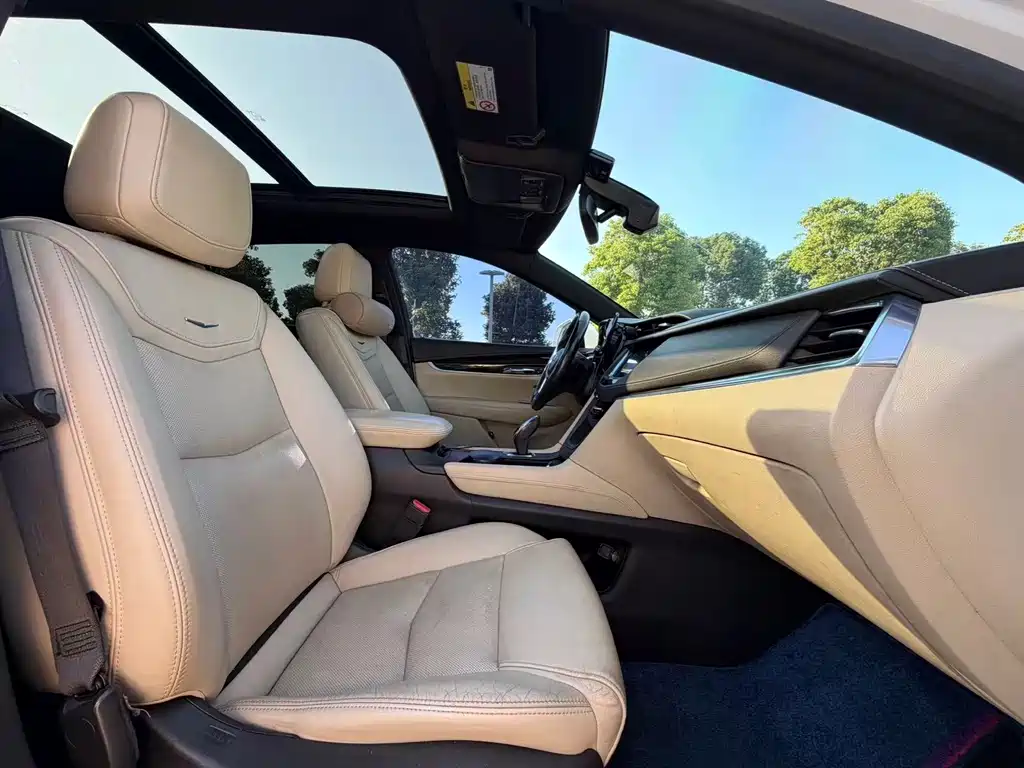 Cadillac XT5 — фото 9
