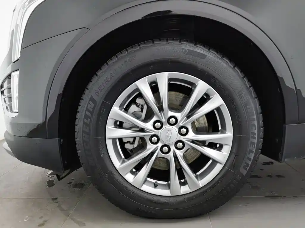 Cadillac XT5 — фото 17