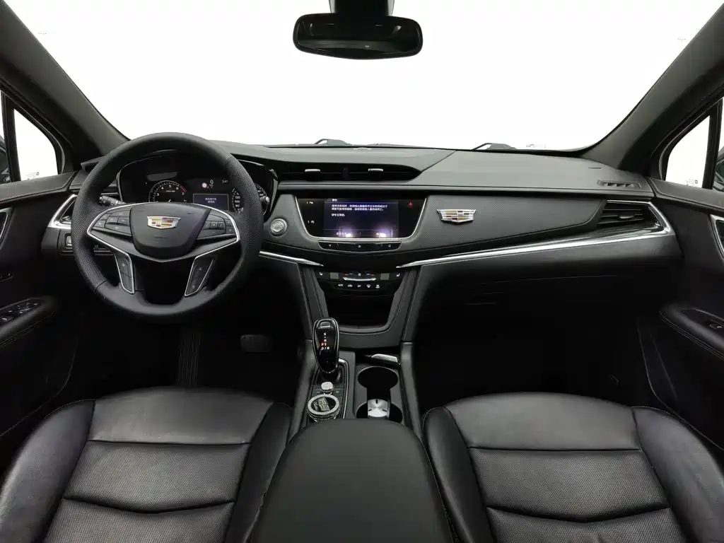 Cadillac XT5 — фото 5