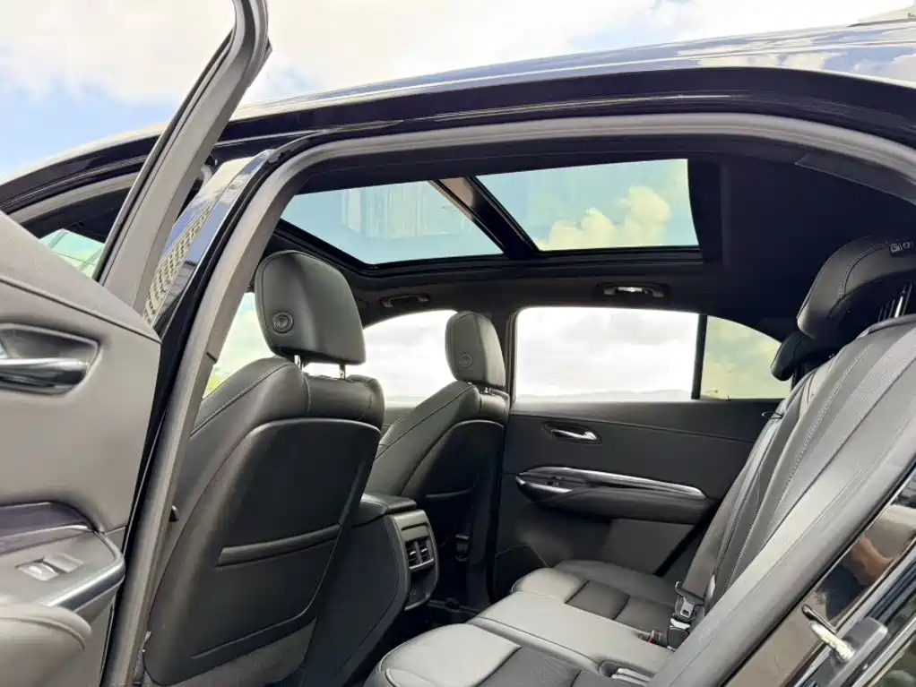 Cadillac XT4 — фото 5