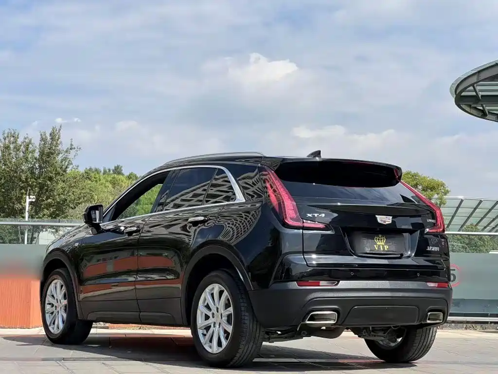 Cadillac XT4 — фото 10