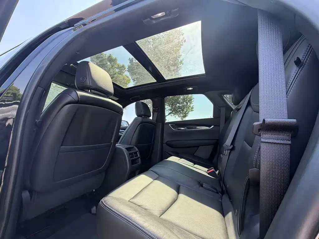 Cadillac XT5 — фото 6