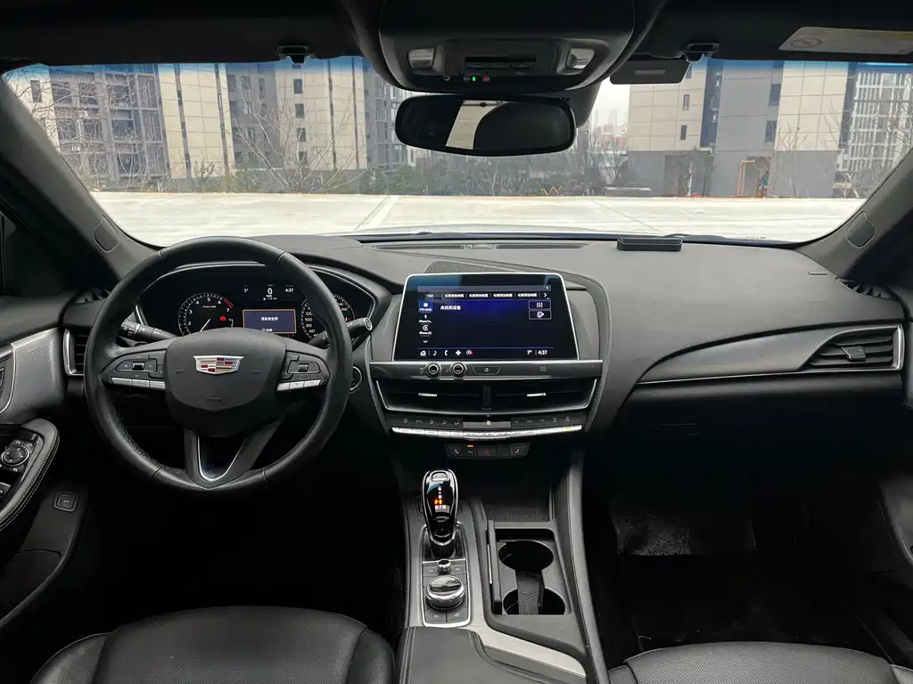 Cadillac CT5 — фото 11