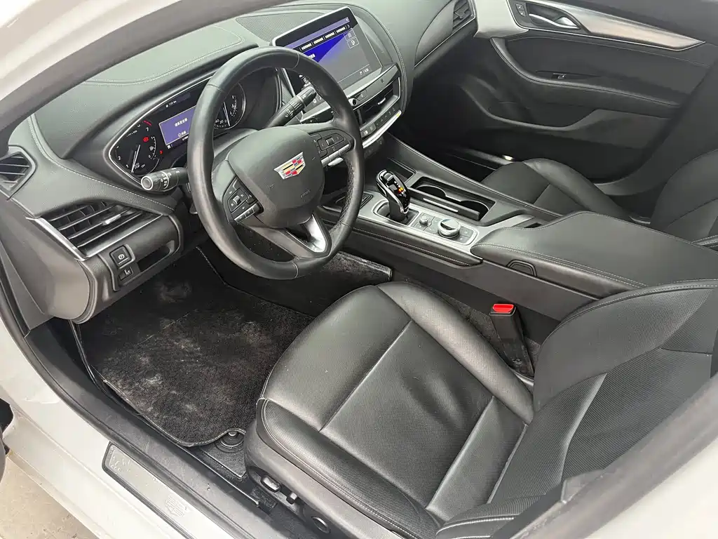 Cadillac CT5 — фото 8