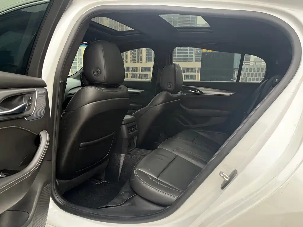 Cadillac CT5 — фото 10