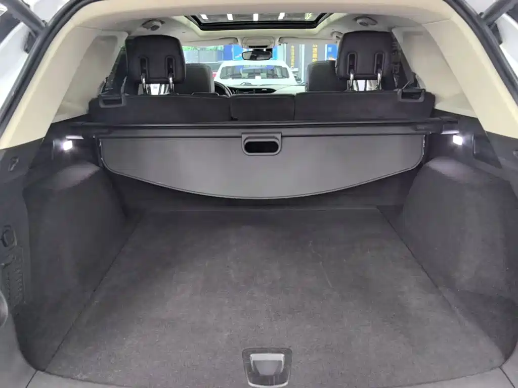 Cadillac XT5 — фото 19