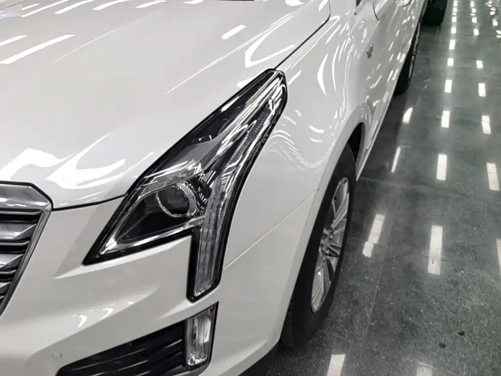Cadillac XT5 — фото 24