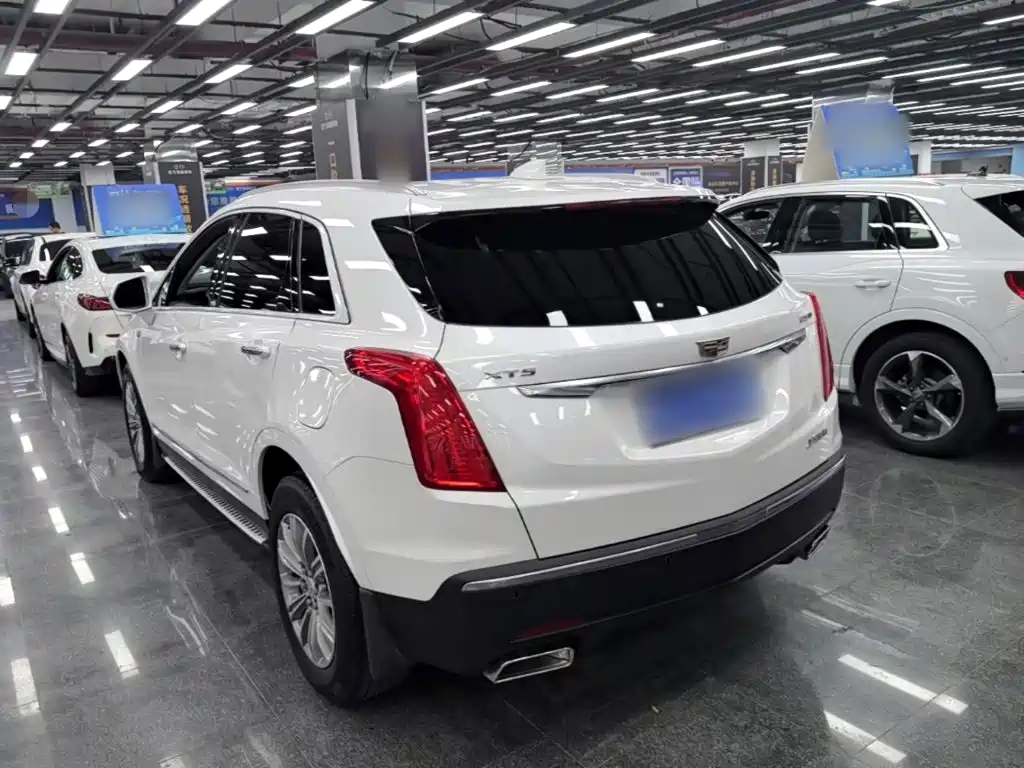 Cadillac XT5 — фото 5