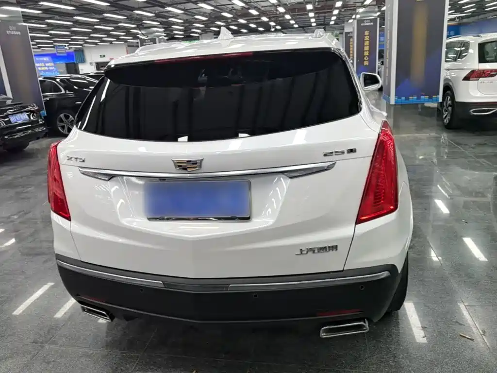 Cadillac XT5 — фото 6
