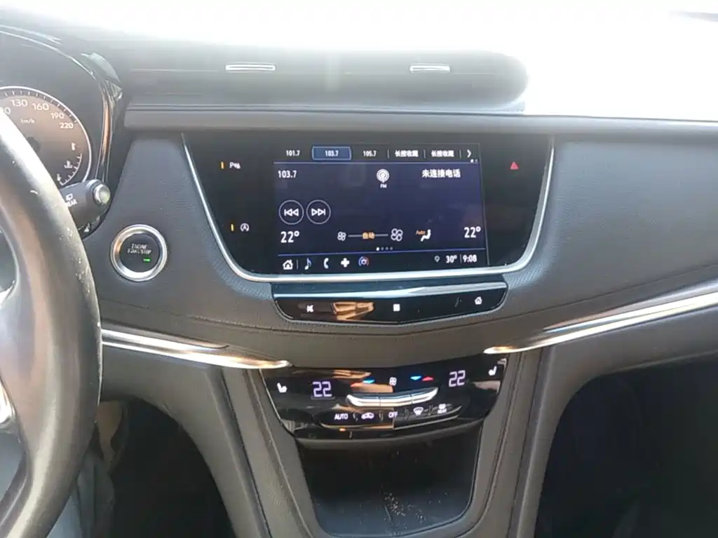 Cadillac XT5 — фото 13