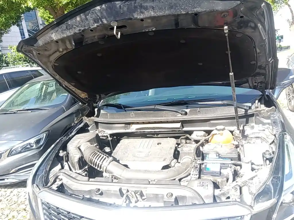 Cadillac XT5 — фото 20