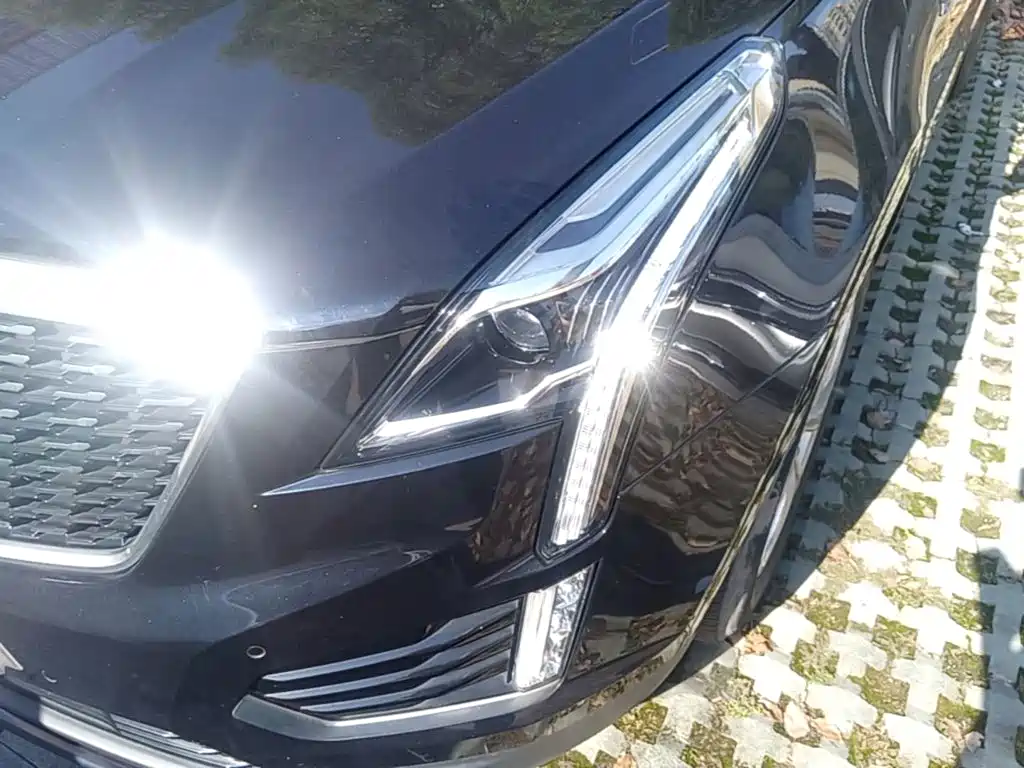 Cadillac XT5 — фото 24
