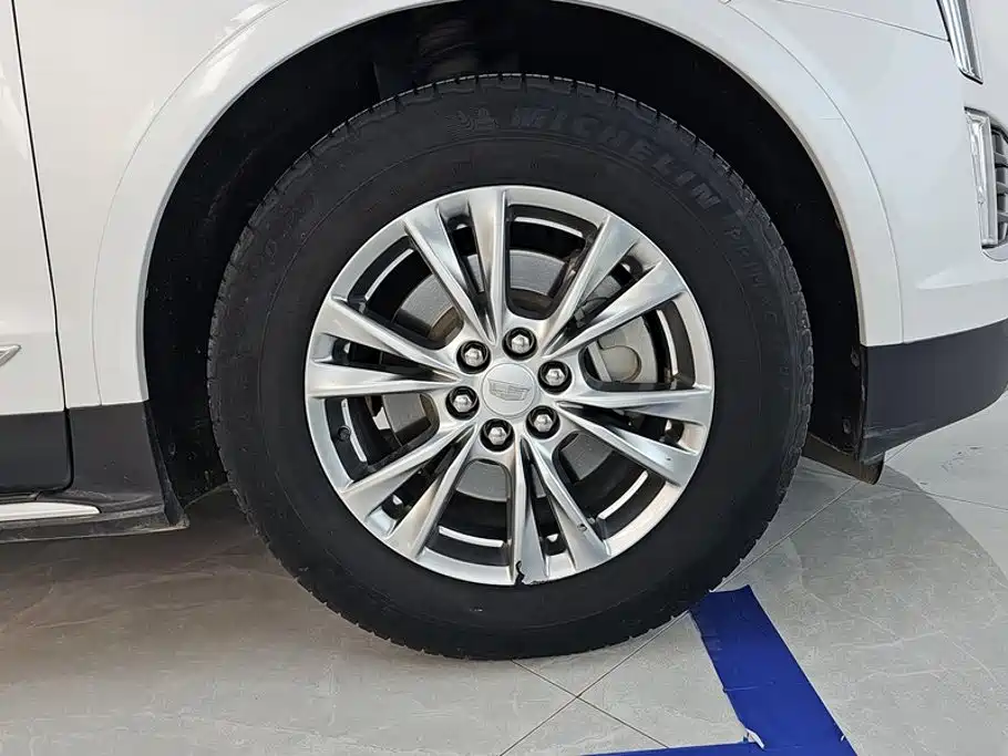 Cadillac XT5 — фото 6
