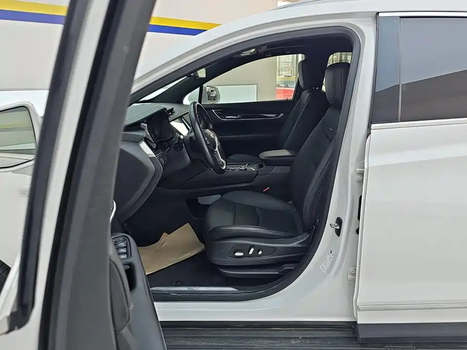 Cadillac XT5 — фото 9