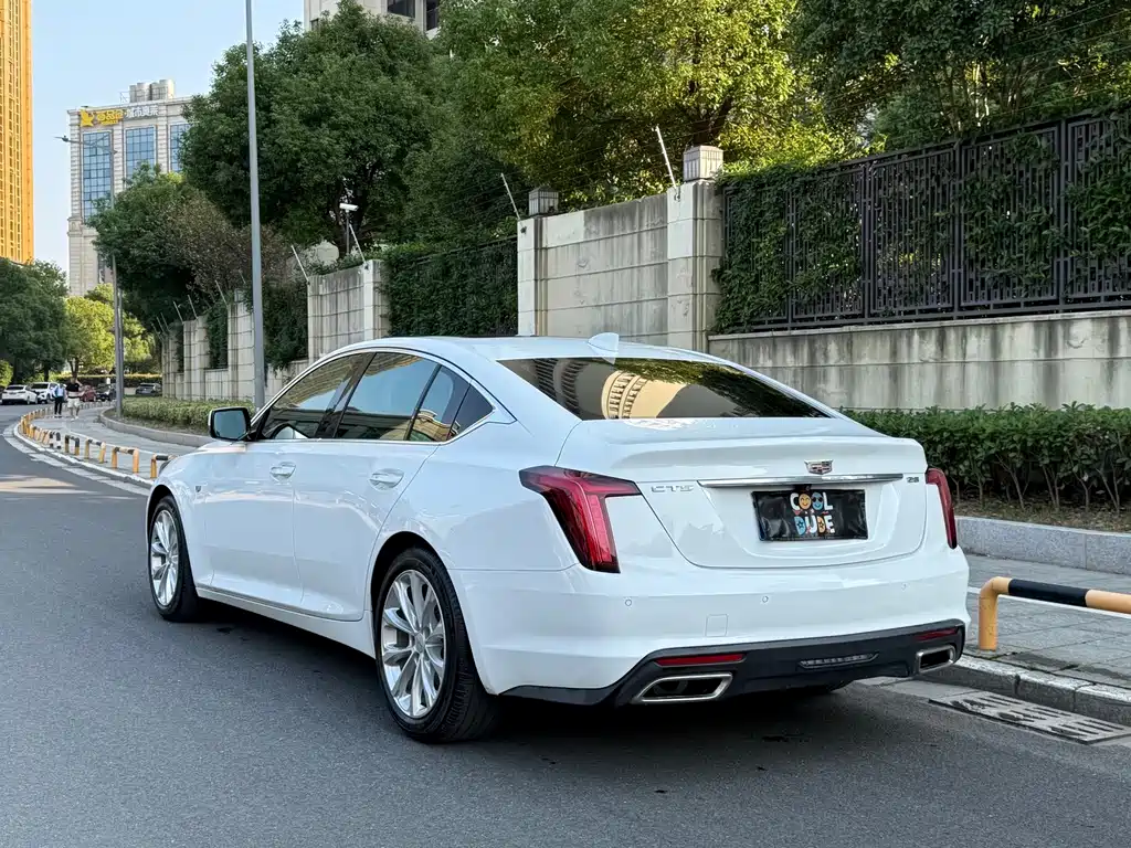 Cadillac CT5 — фото 4