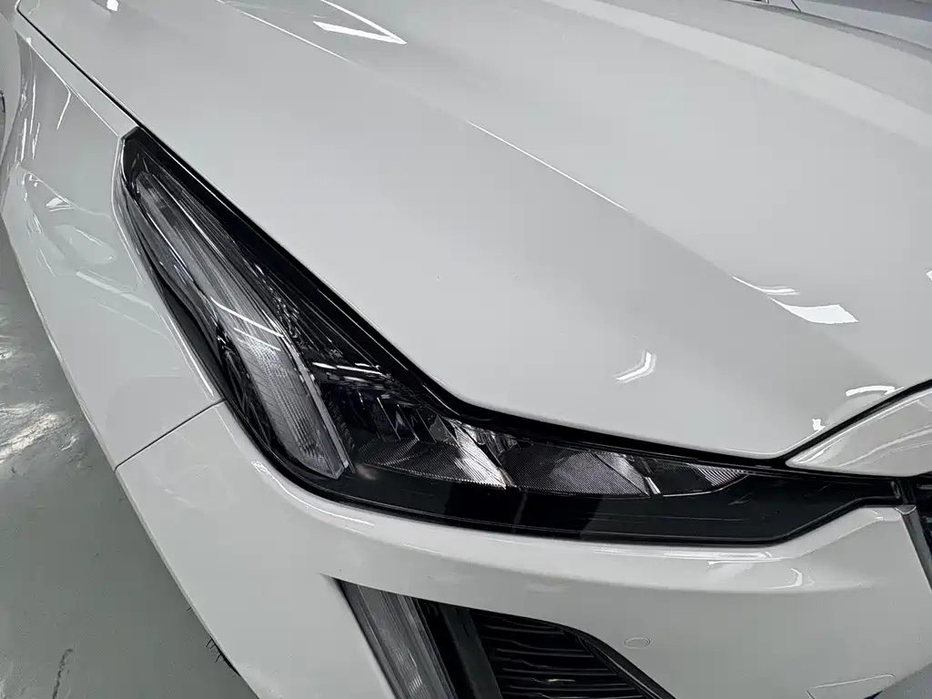 Cadillac CT5 — фото 4
