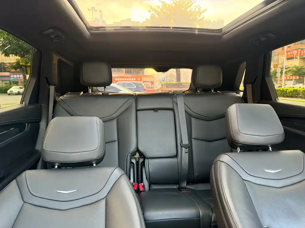Cadillac XT5 — фото 19
