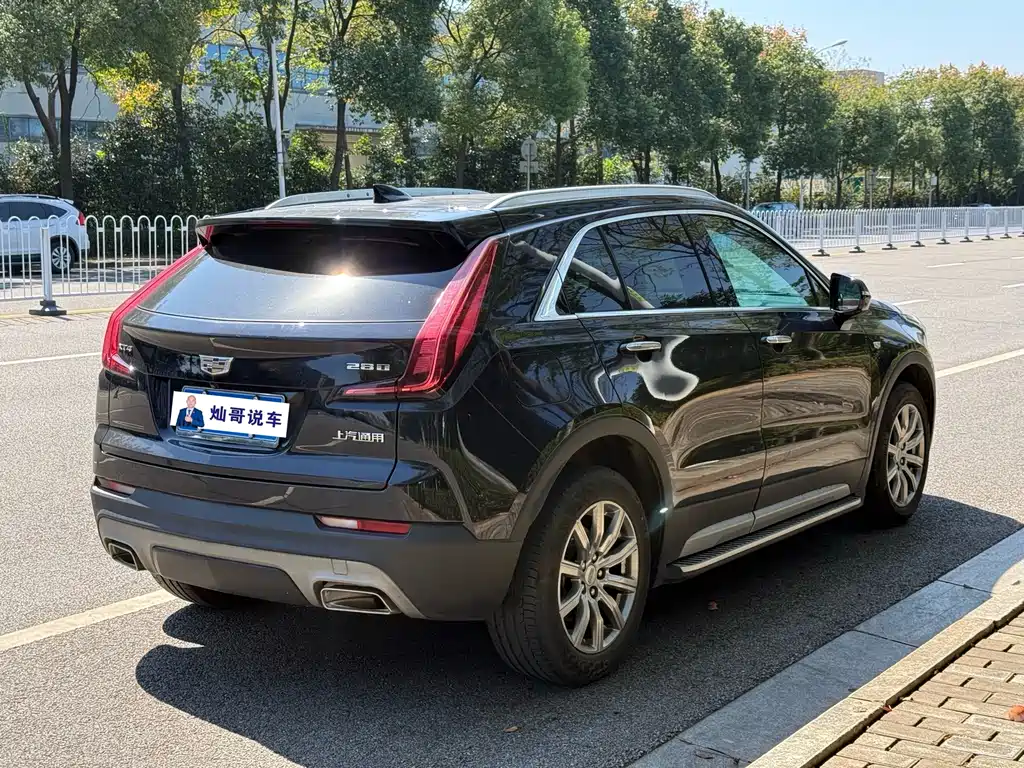 Cadillac XT4 — фото 6