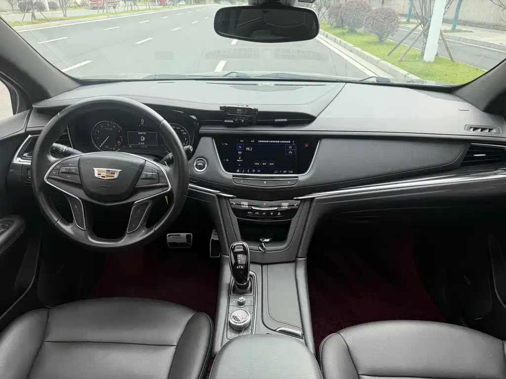 Cadillac XT5 — фото 9