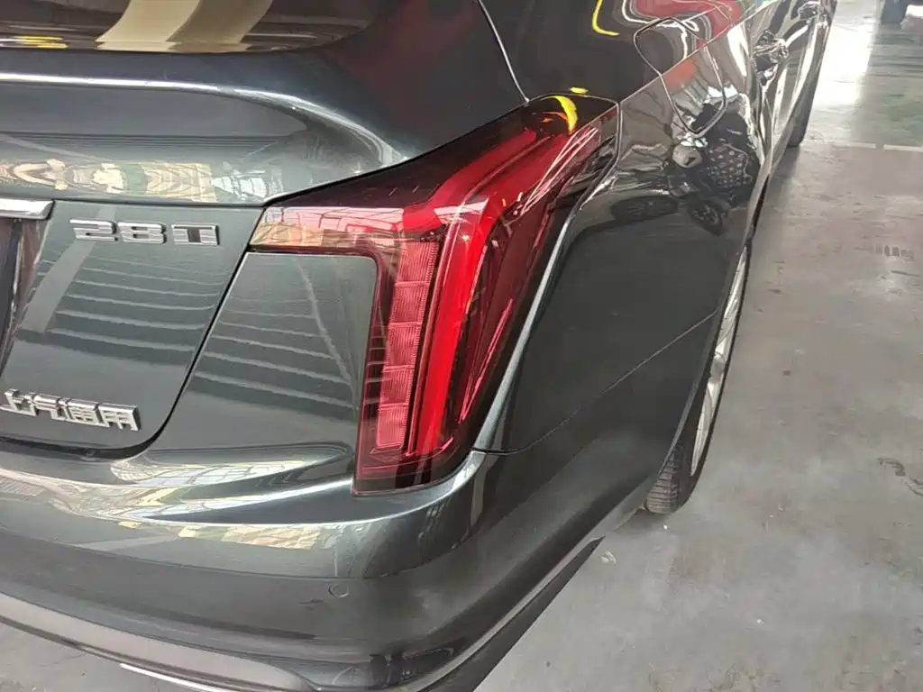Cadillac CT5 — фото 8