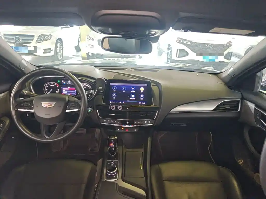Cadillac CT5 — фото 10