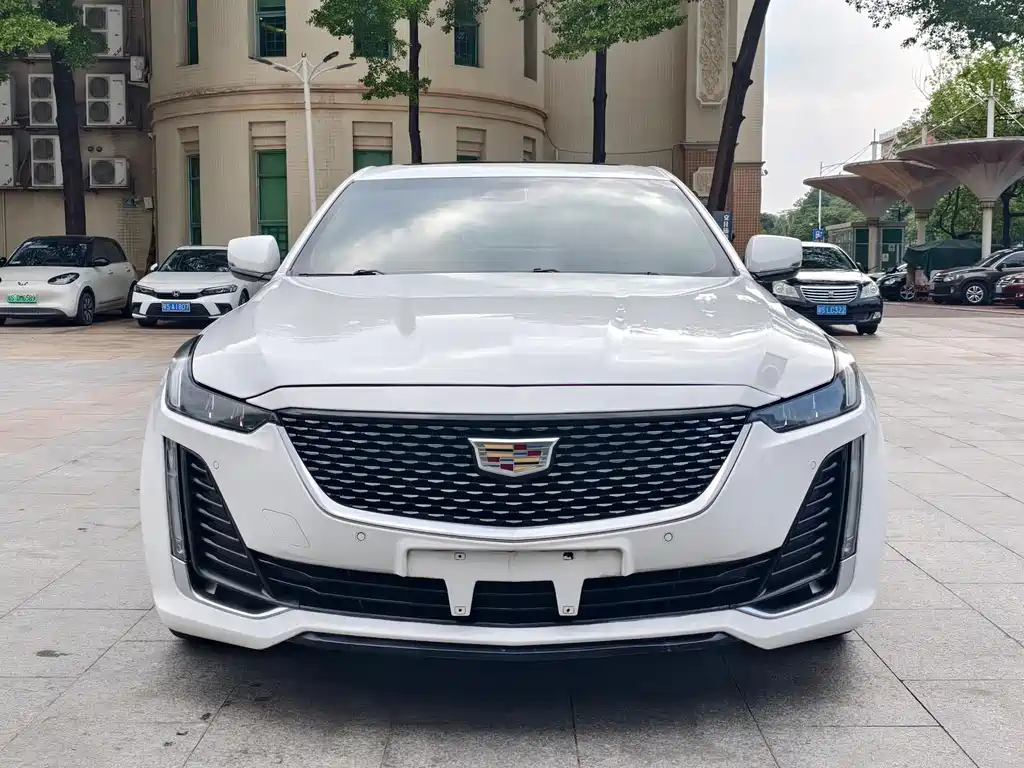 Cadillac CT5 — фото 2