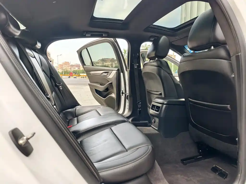 Cadillac CT5 — фото 14