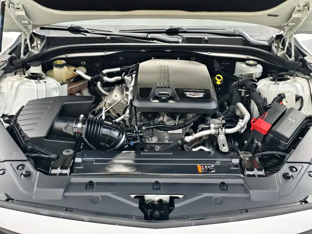 Cadillac CT5 — фото 20